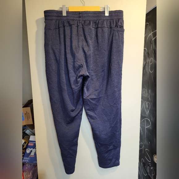 Under Armour Men's Blue Joggers, Size XXL (38) - Picture 3 of 7